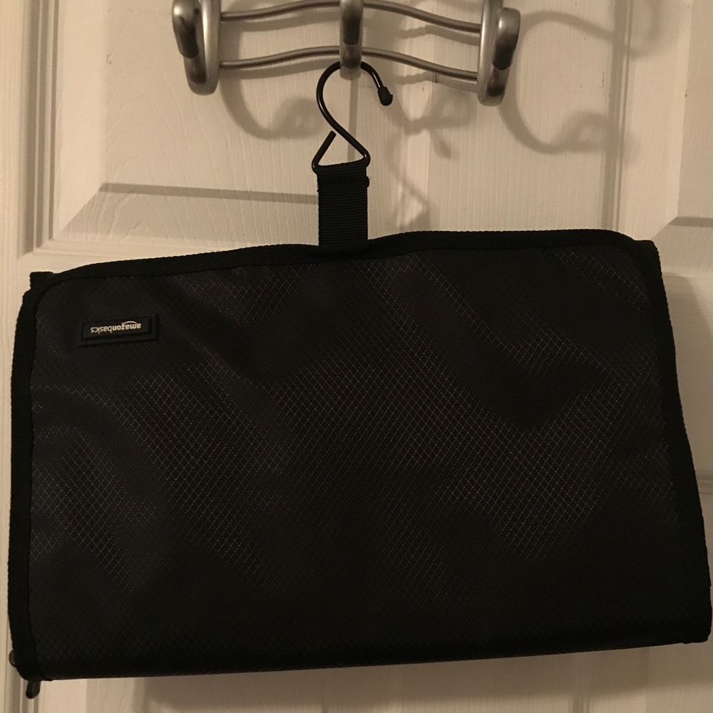 Amazon Basics hanging cosmetic/toiletry case